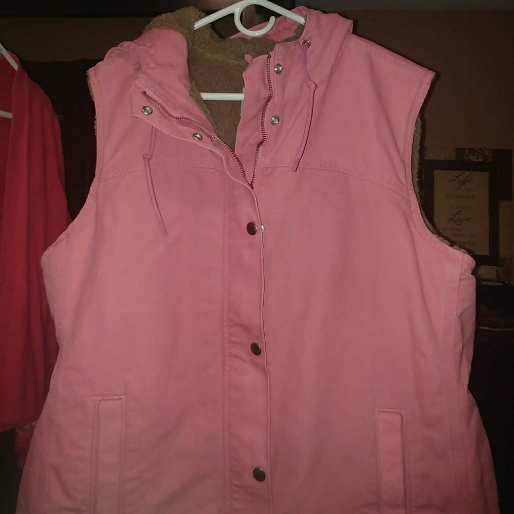 Pink Carhartt Heavy Duty Sherpa-lined Hooded Vest